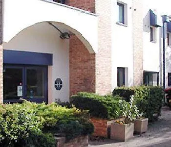 Hotel 1ère Etape 2*